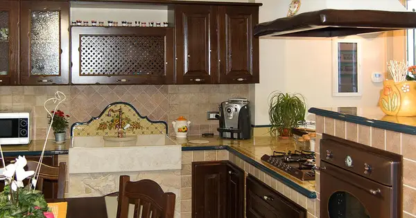 Made-to-measure ancient village kitchen by Artesole