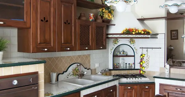 Made-to-measure marsala kitchen by Artesole