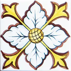 Azulejo decorado con cuatro hojas blancas de contornos marrones, centro amarillo cuadriculado y puntas amarillas diagonales sobre fondo blanco