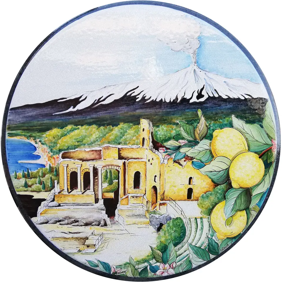 mesa de piedra lavica con diseno teatro greco de Taormina